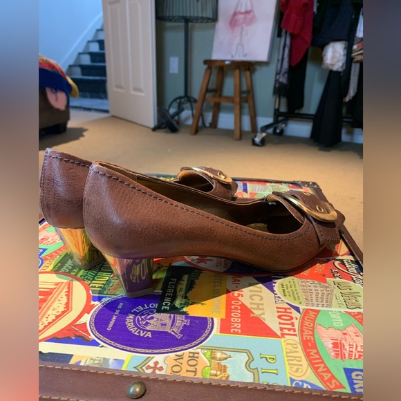 Prada Heels - Picture 4 of 10